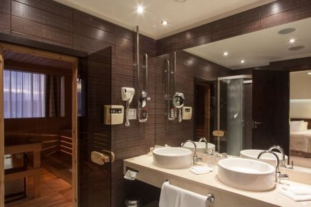Отель «HolidayHall Samara» / «ХолидейХолл Самара»